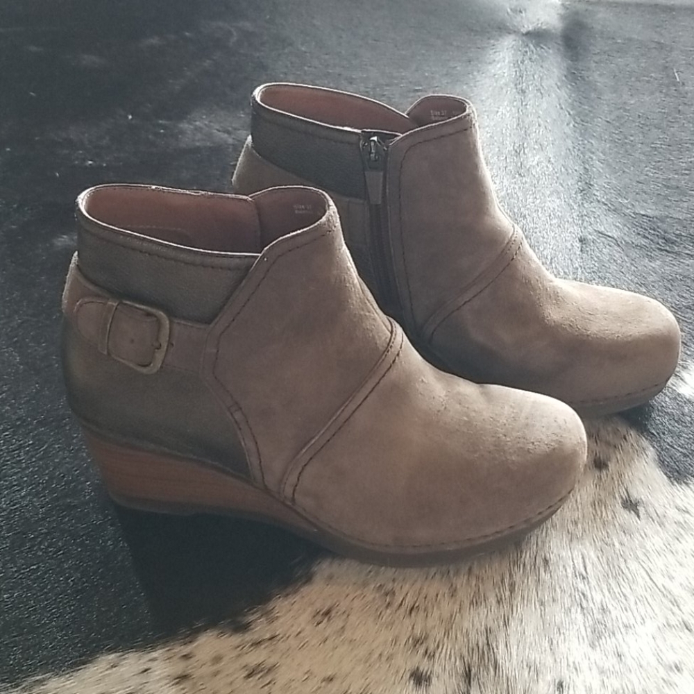 Dansko size 37
